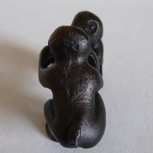 VINTAGE JAPAN JAPANESE CAST IRON KISSING APES MONKEY MONKEYS FIGURE (NEW) - Picture 8 of 9
